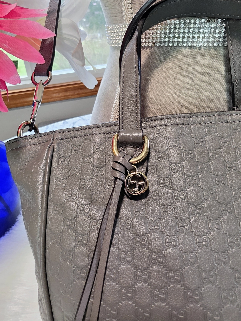 Gucci BreeMicro GG Embossed Small Shoulder/crossbody Tote - Picture 5 of 15